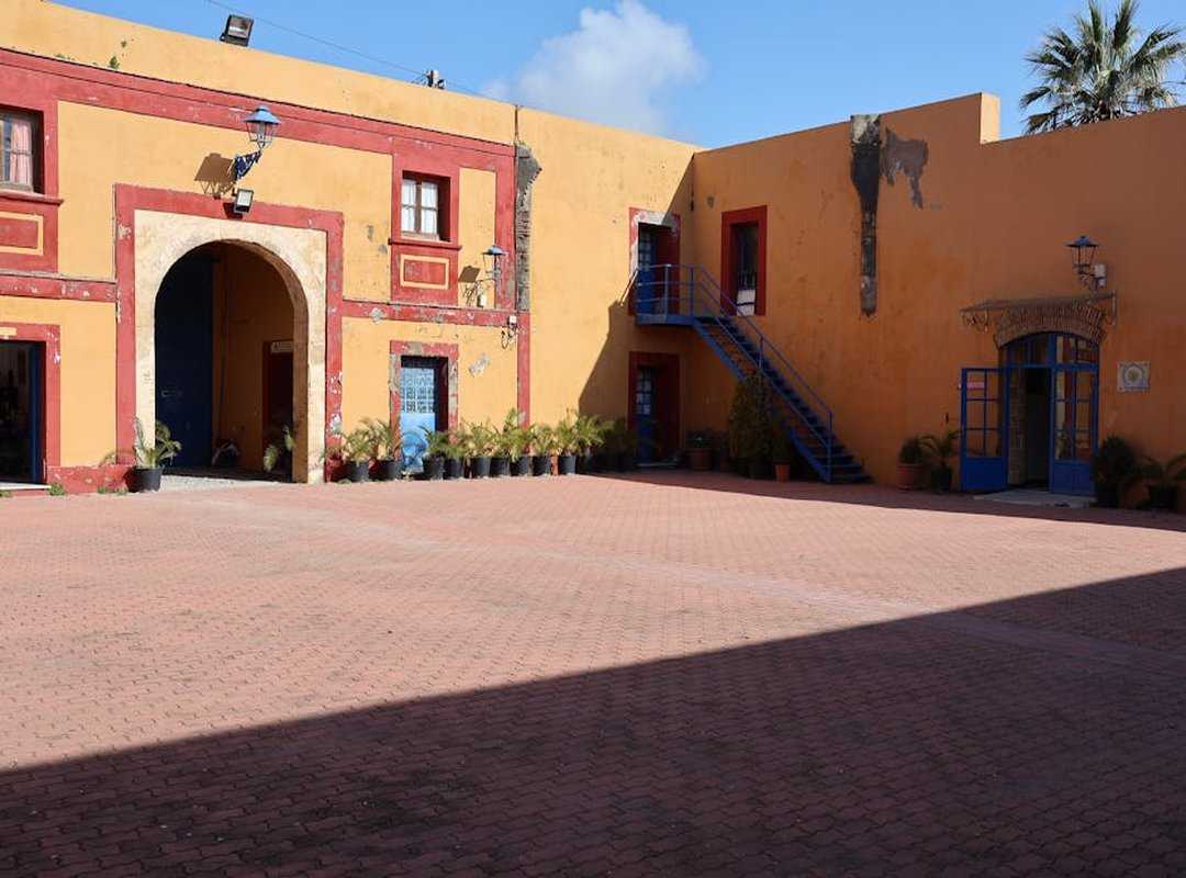 Combinaciones Perfectas: ¿Qué Colores Resaltan con el Azul Petróleo?